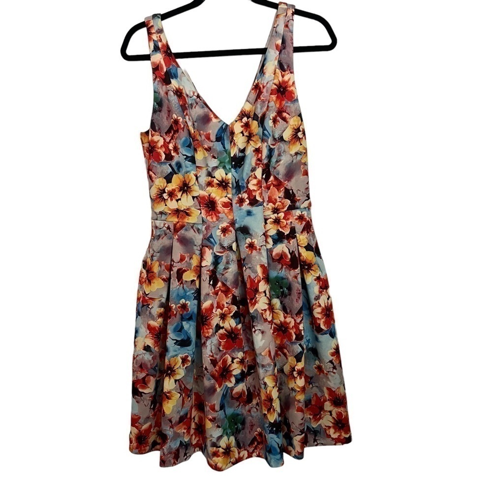 Betsey Johnson Floral Sleeveless Scuba Dress NWT Size 10